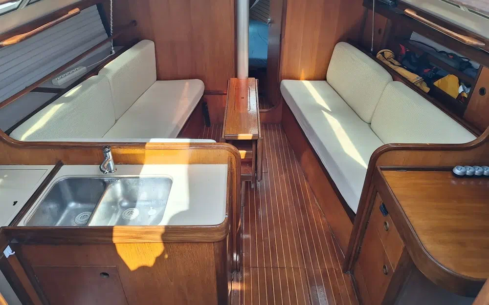 slider 11 Beneteau First 345