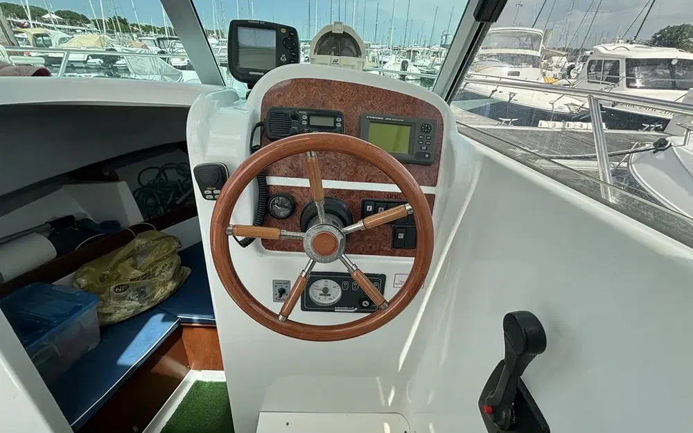 slider 9 Jeanneau Merry Fisher 635