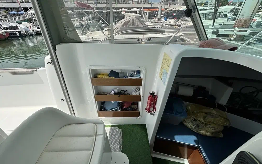 slider 10 Jeanneau Merry Fisher 635