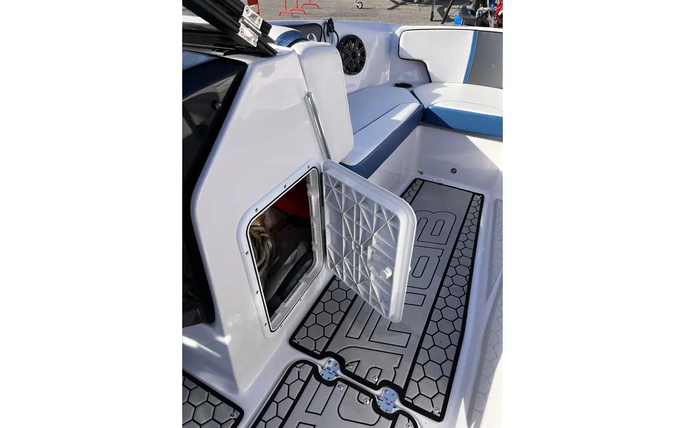 slider 9 Scarab Boats Scarab 195 Identity