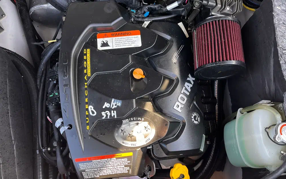 slider 10 Scarab Boats Scarab 195 Identity