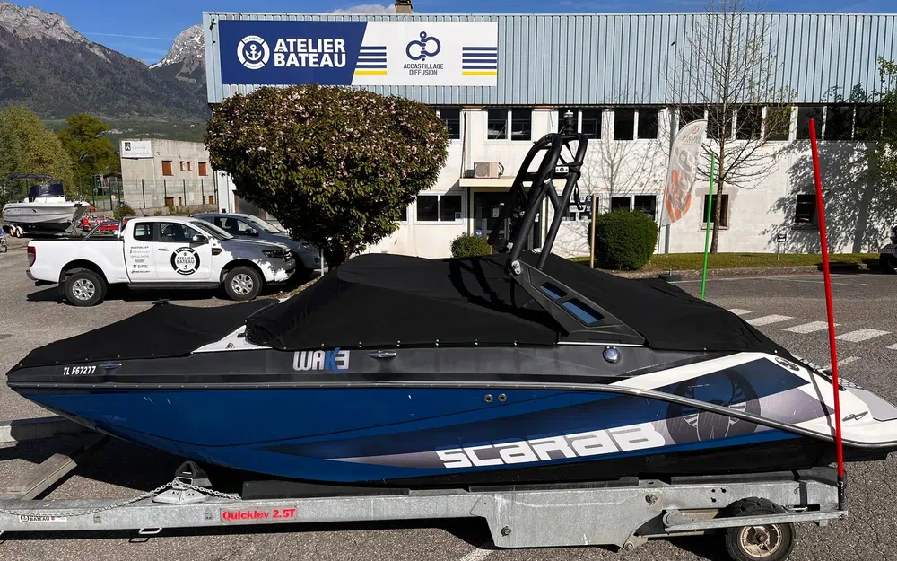 slider 12 Scarab Boats Scarab 195 Identity