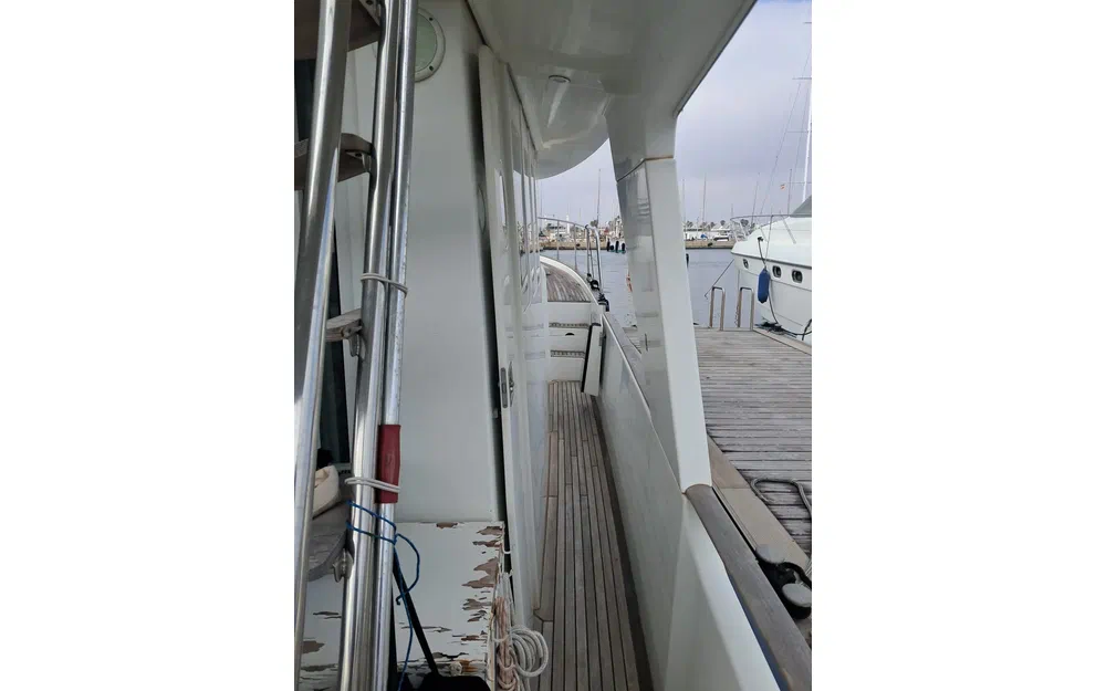 slider 17 Beneteau Swift Trawler 42