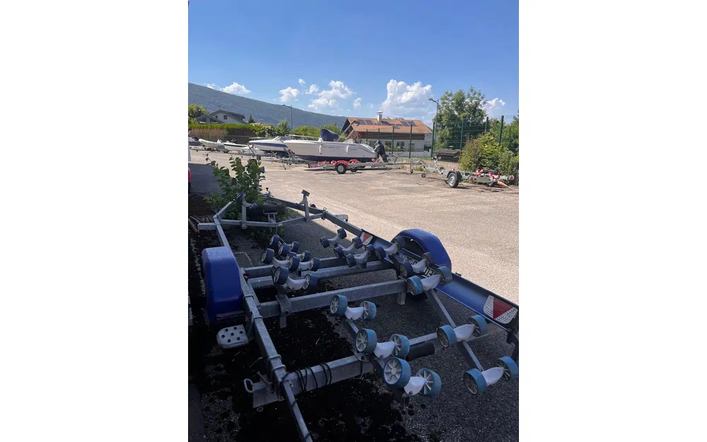 slider 9 Selva D570