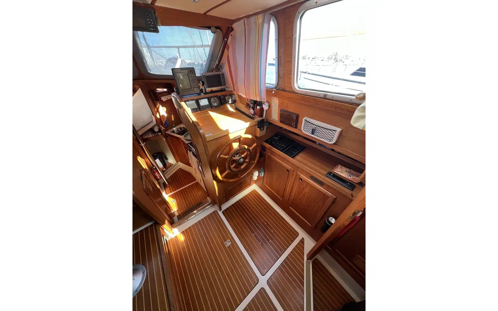 slider 10 Siltala Yachts Nauticat 32