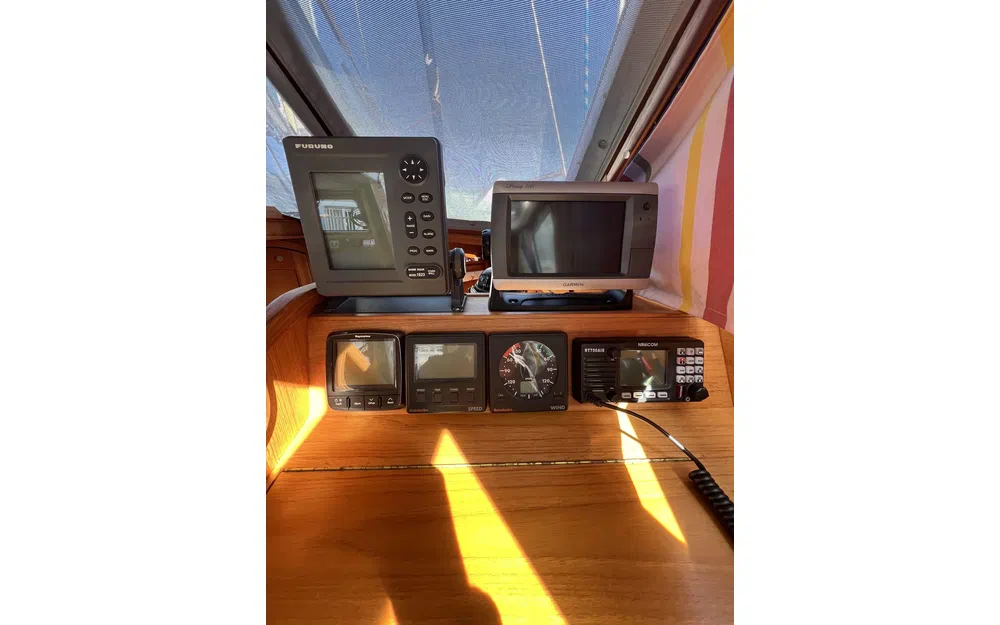 slider 11 Siltala Yachts Nauticat 32