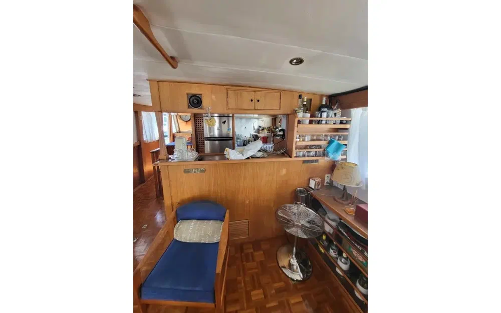 slider 15 Grand Banks 50