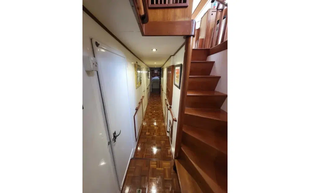 slider 24 Grand Banks 50