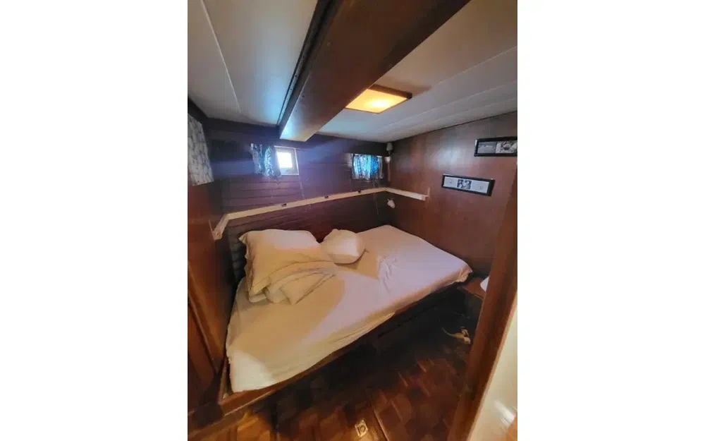 slider 33 Grand Banks 50