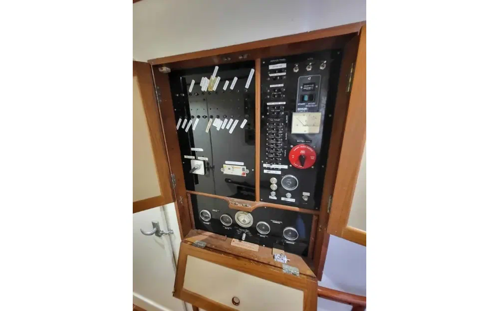 slider 36 Grand Banks 50