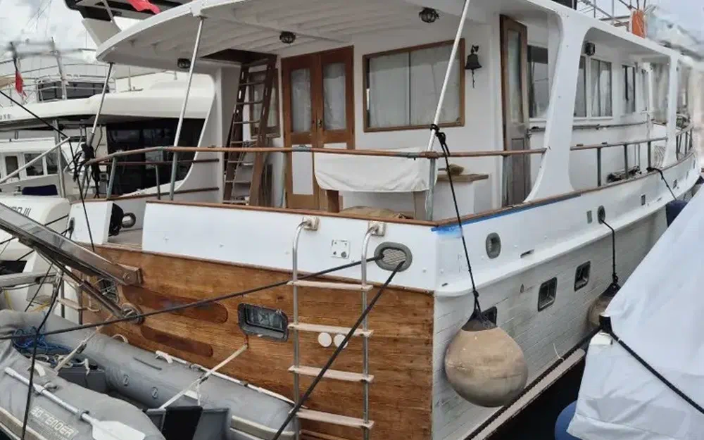 slider 3 Grand Banks 50