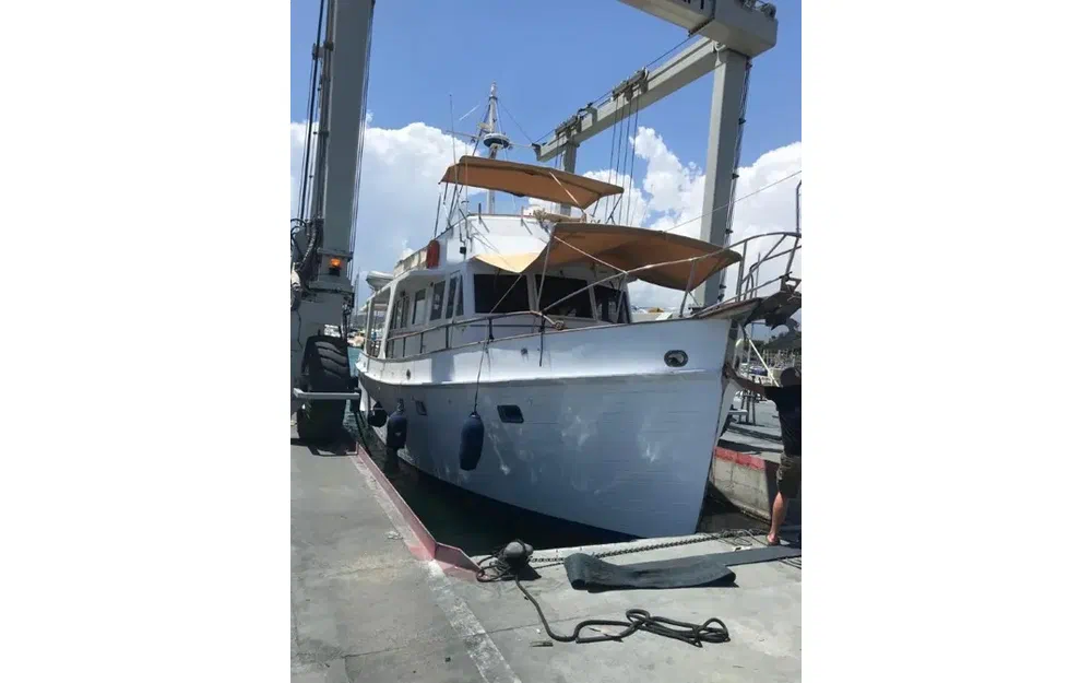 slider 4 Grand Banks 50