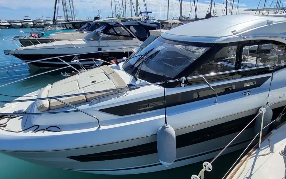 slider 0 Jeanneau Leader 33