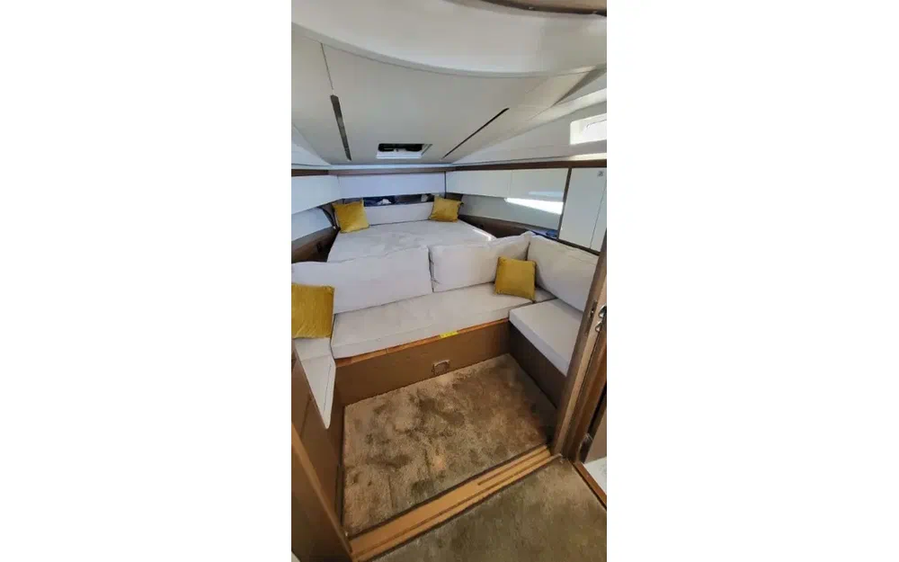 slider 15 Jeanneau Leader 33