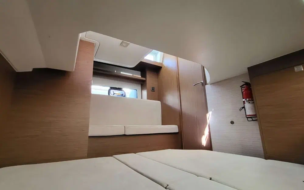 slider 21 Jeanneau Leader 33