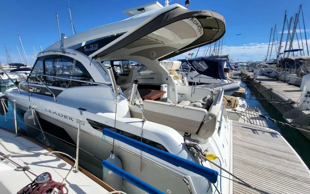 slider 2 Jeanneau Leader 33