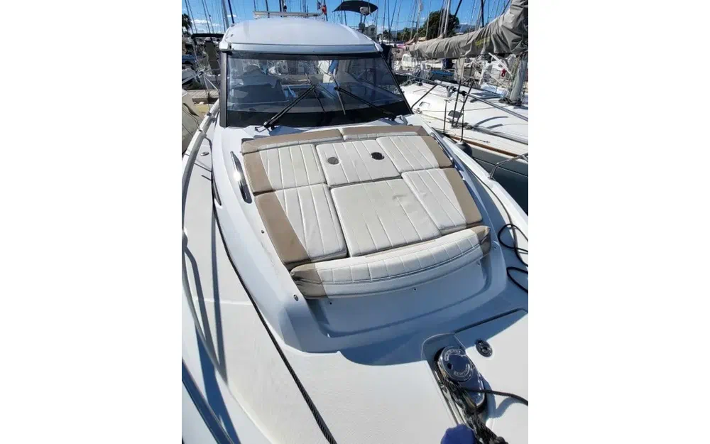 slider 5 Jeanneau Leader 33
