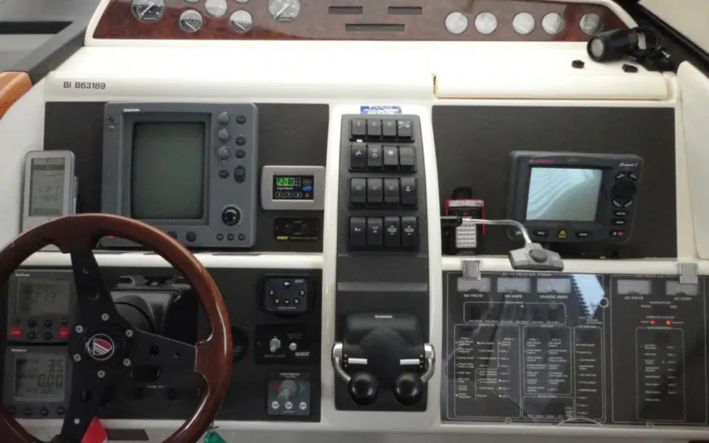 slider 14 Fairline Phantom 50