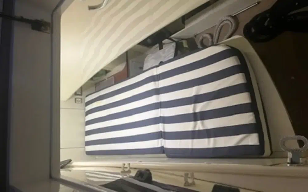 slider 25 Fairline Phantom 50