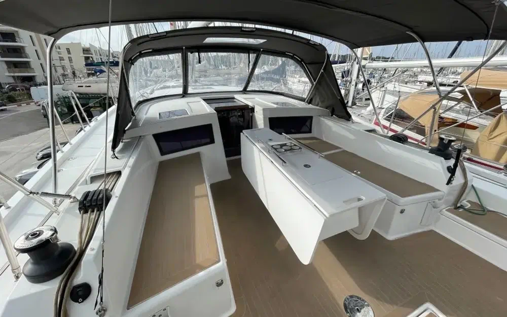 slider 11 Dufour 470