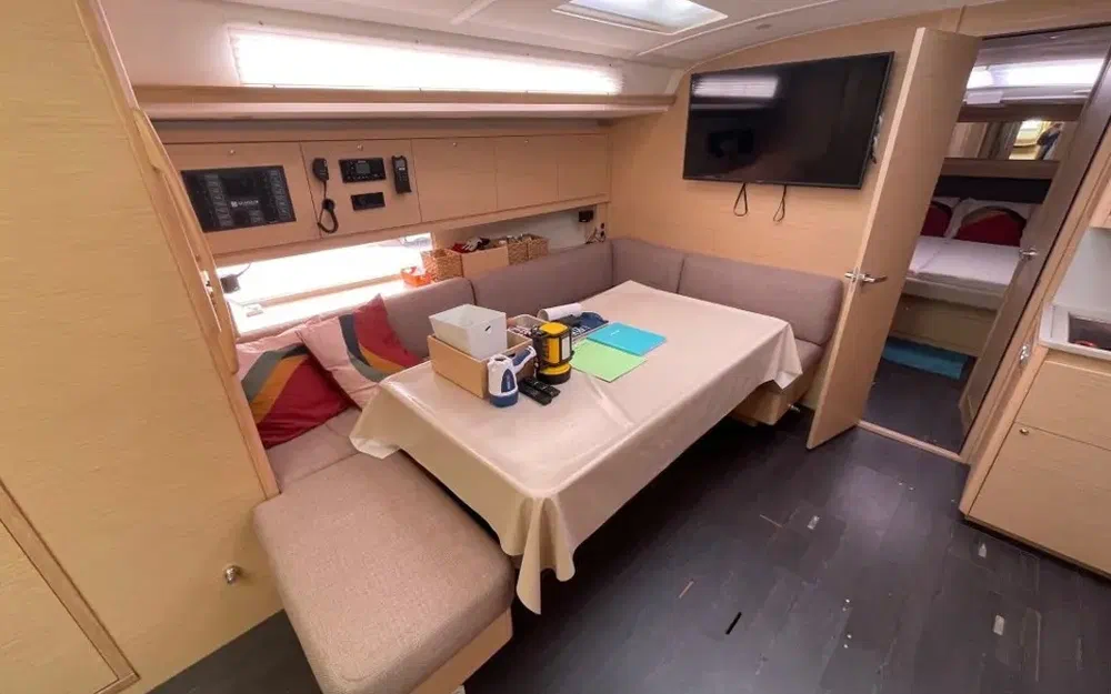 slider 18 Dufour 470