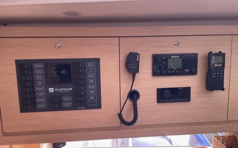 slider 28 Dufour 470