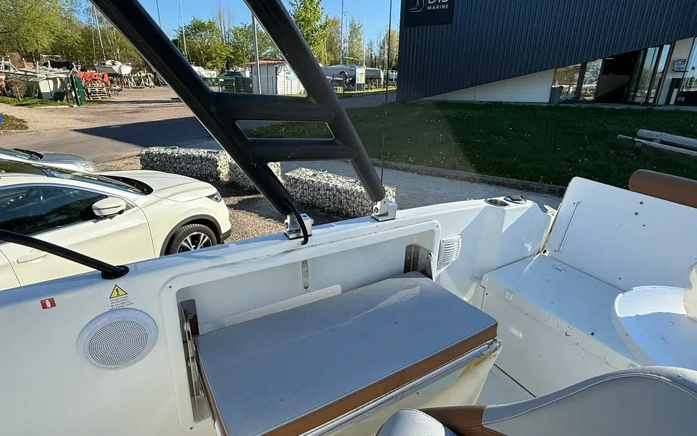 slider 5 Beneteau Flyer 7 SUNdeck