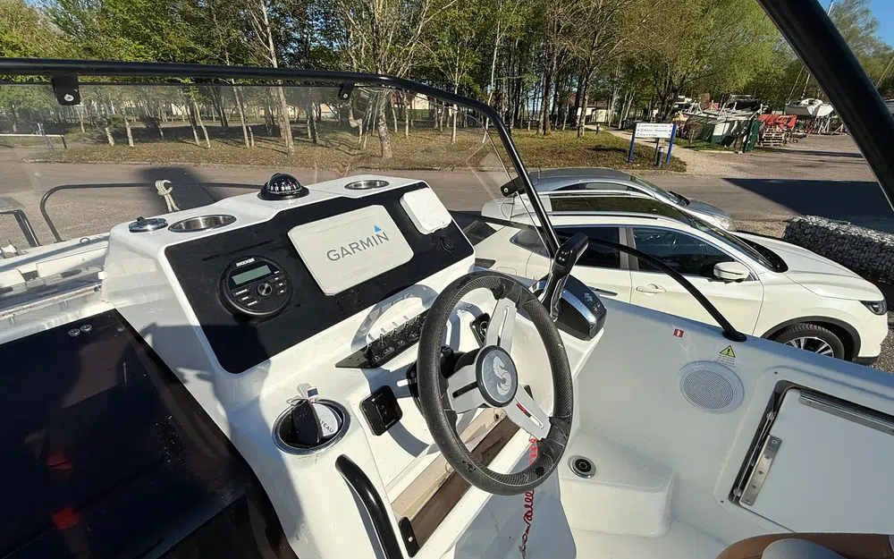 slider 3 Beneteau Flyer 7 SUNdeck