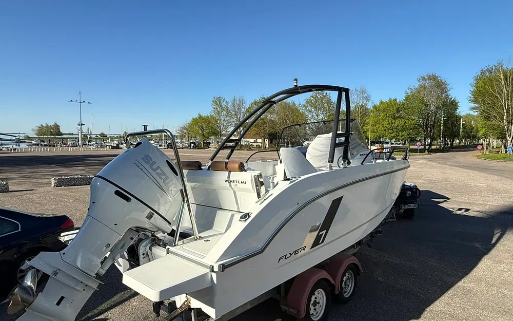 slider 2 Beneteau Flyer 7 SUNdeck