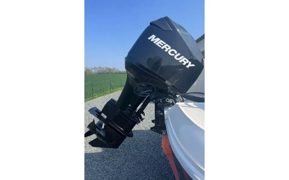 slider 5 Quicksilver 635 WA Commander