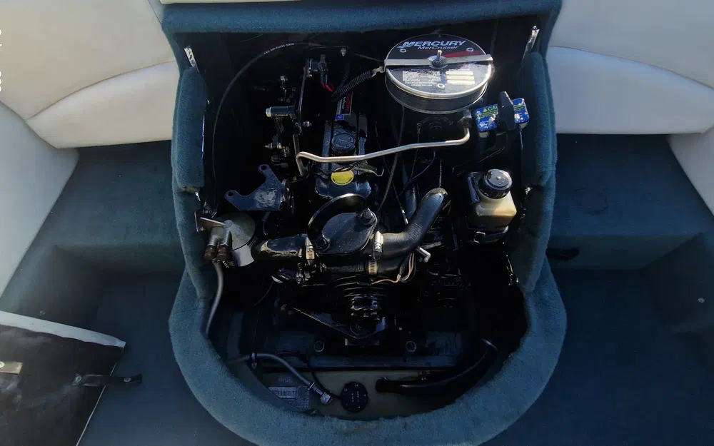 slider 9 Bayliner 1750 Capri