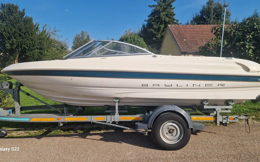 slider 1 Bayliner 1750 Capri