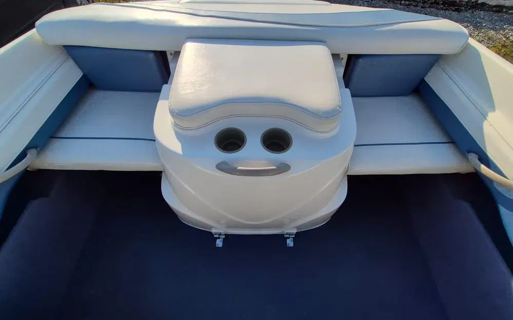 slider 5 Bayliner 1850 Capri Bowrider