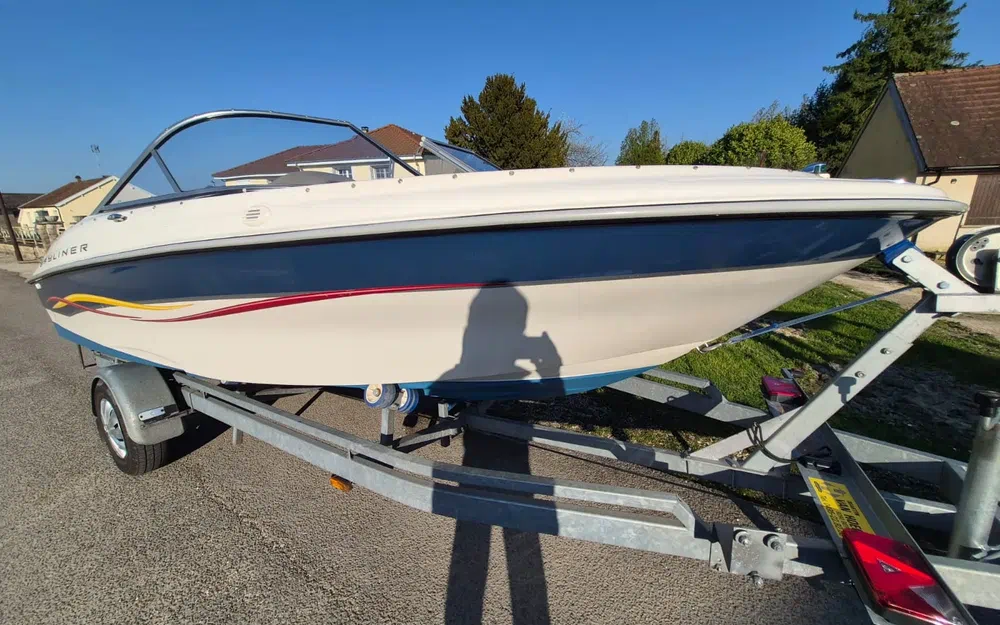slider 1 Bayliner 1850 Capri Bowrider
