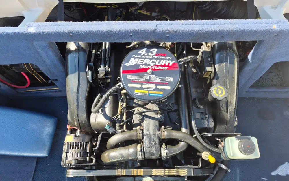 slider 8 Bayliner 1850 Capri Bowrider