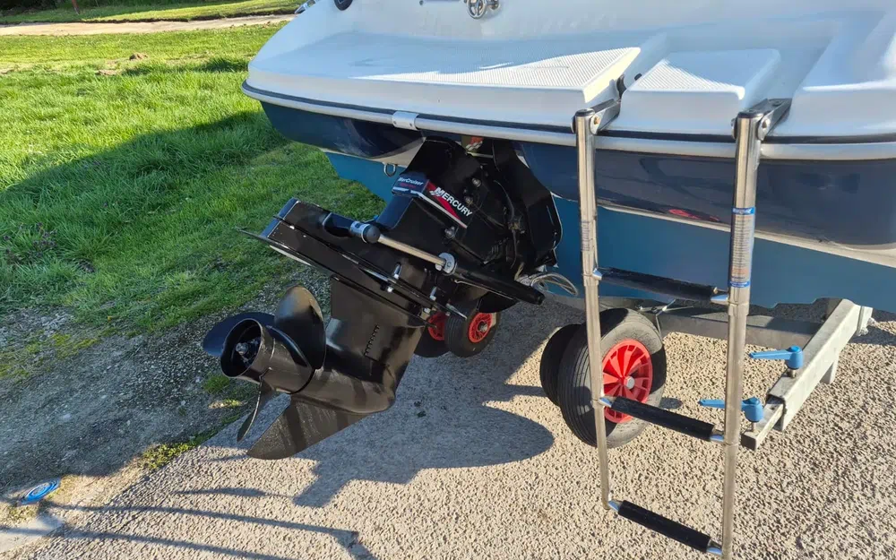 slider 9 Bayliner 1850 Capri Bowrider