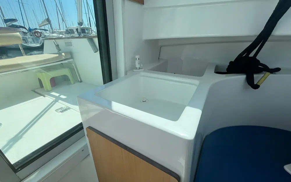 slider 10 Beneteau Antares 650 HB