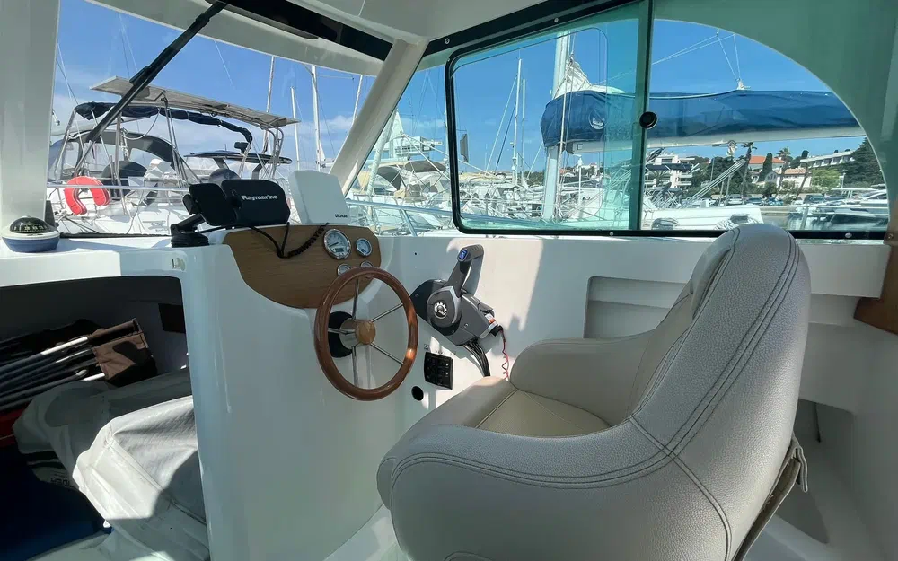 slider 11 Beneteau Antares 650 HB