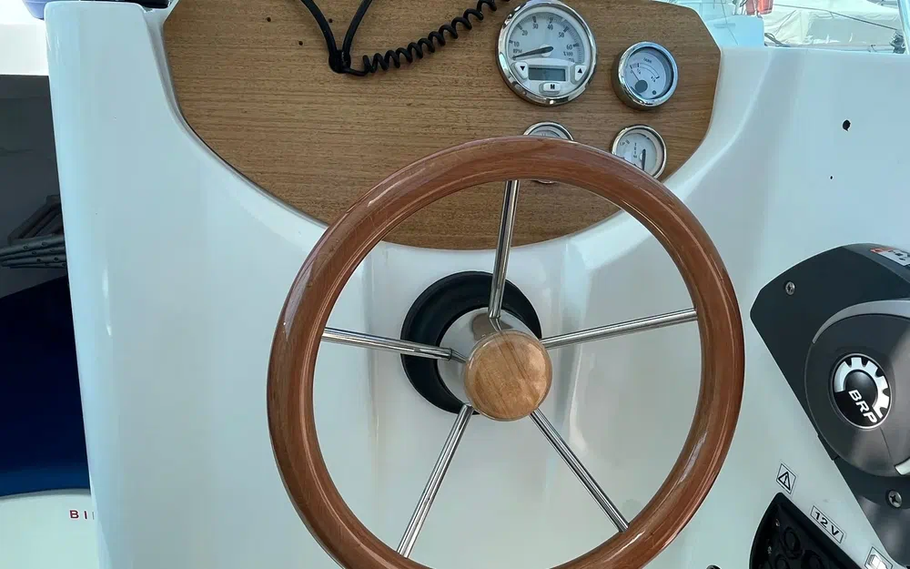 slider 15 Beneteau Antares 650 HB