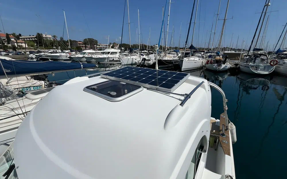 slider 17 Beneteau Antares 650 HB