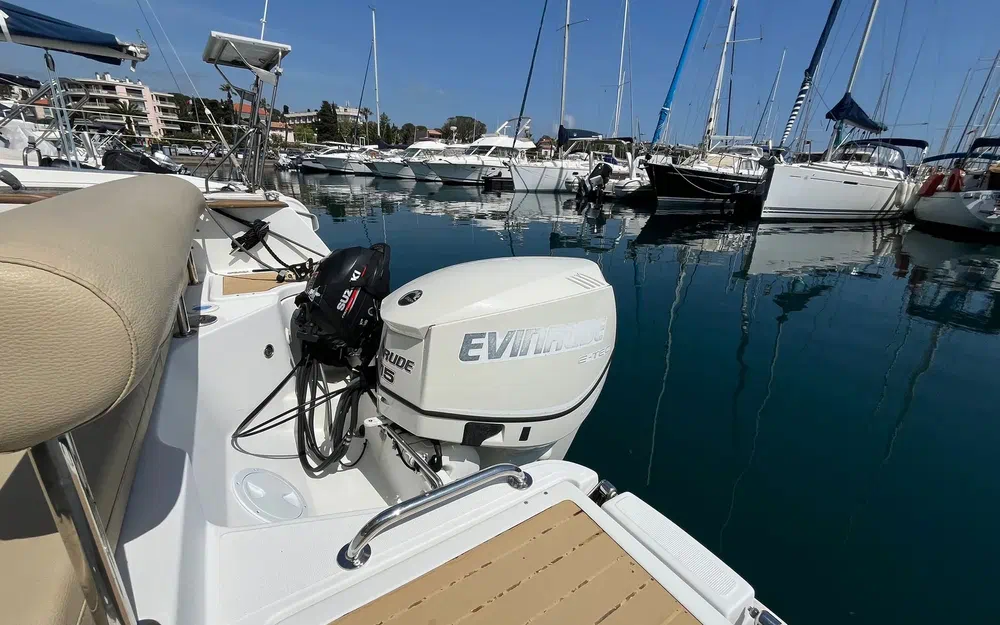 slider 19 Beneteau Antares 650 HB