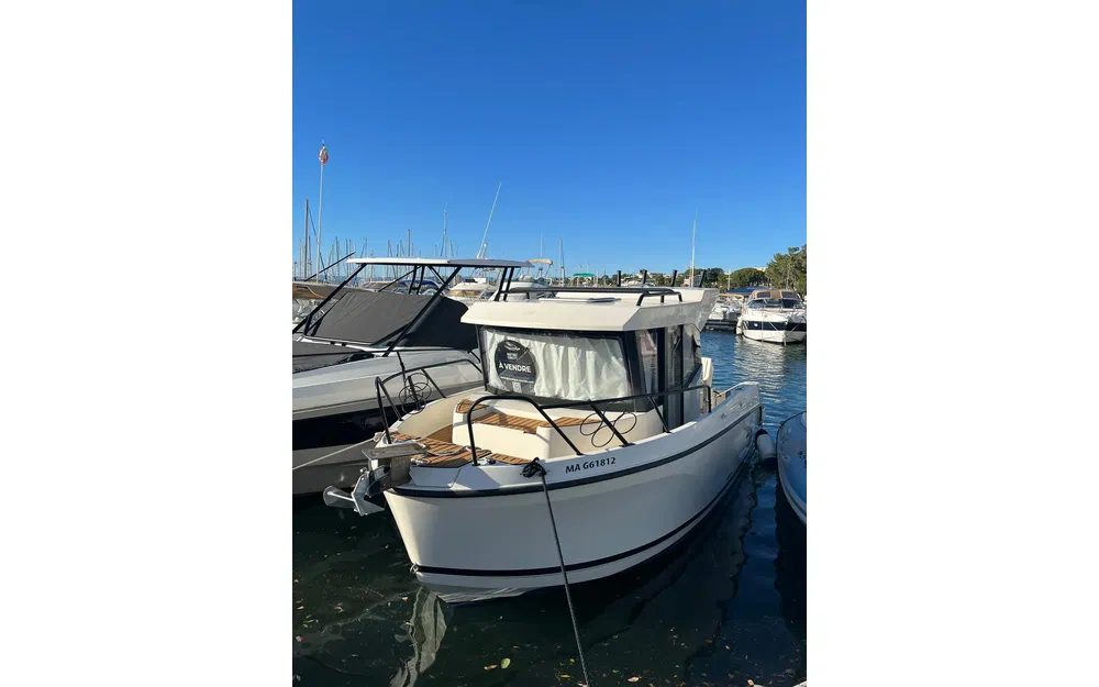 slider 2 Quicksilver Activ 705 Pilothouse