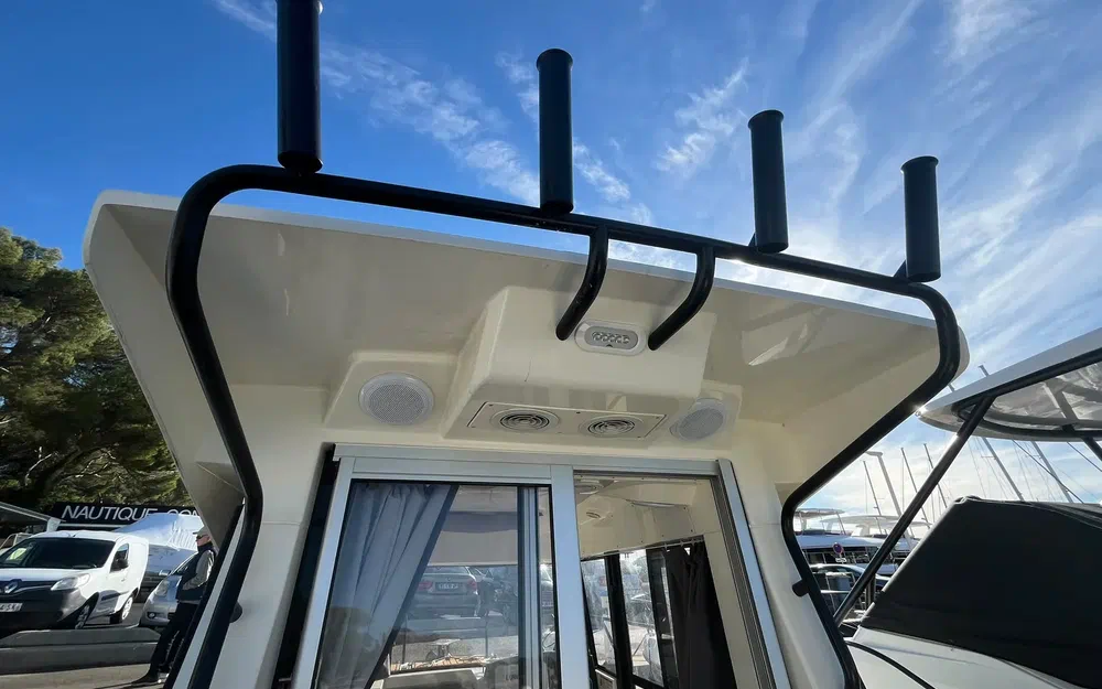 slider 26 Quicksilver Activ 705 Pilothouse