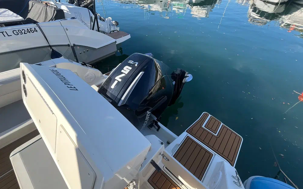 slider 28 Quicksilver Activ 705 Pilothouse