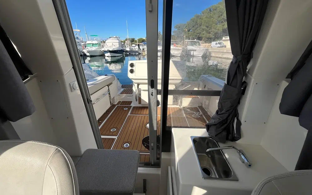 slider 33 Quicksilver Activ 705 Pilothouse