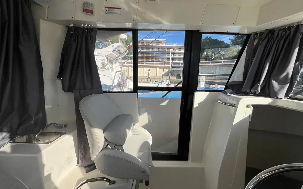 slider 35 Quicksilver Activ 705 Pilothouse