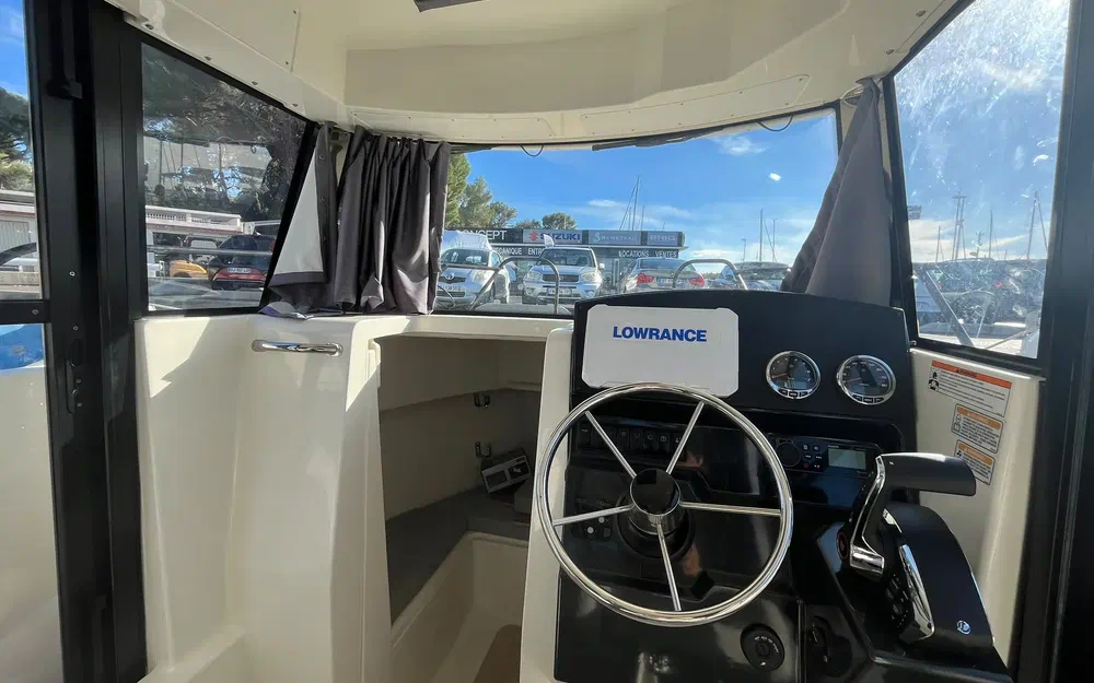slider 38 Quicksilver Activ 705 Pilothouse