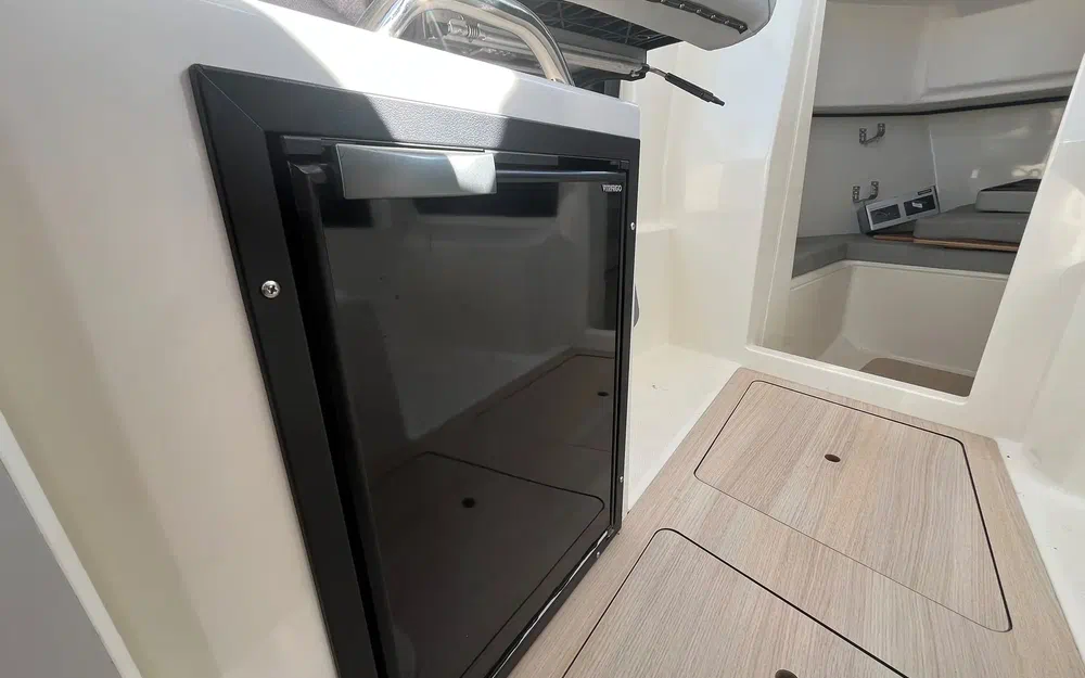 slider 40 Quicksilver Activ 705 Pilothouse