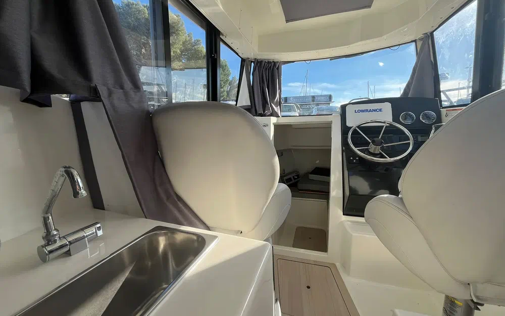 slider 41 Quicksilver Activ 705 Pilothouse