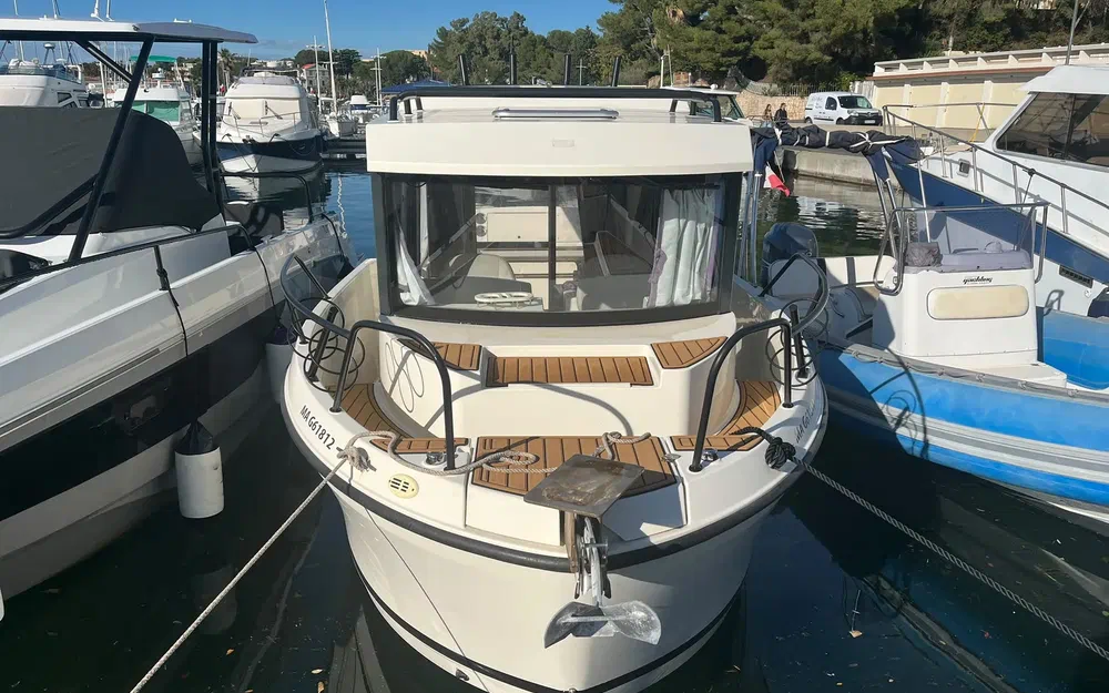 slider 3 Quicksilver Activ 705 Pilothouse